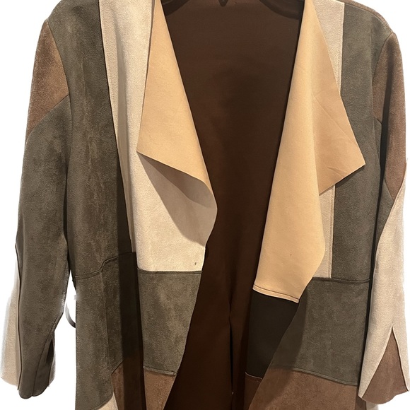 Jacket 🧥 - Picture 2 of 3